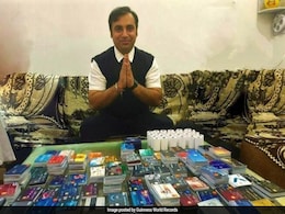This Indian Man Holds Guinness World Record For Owning 1,638 Credit Cards This Indian Man Holds Guinness World Record For Owning 1,638 Credit Cards