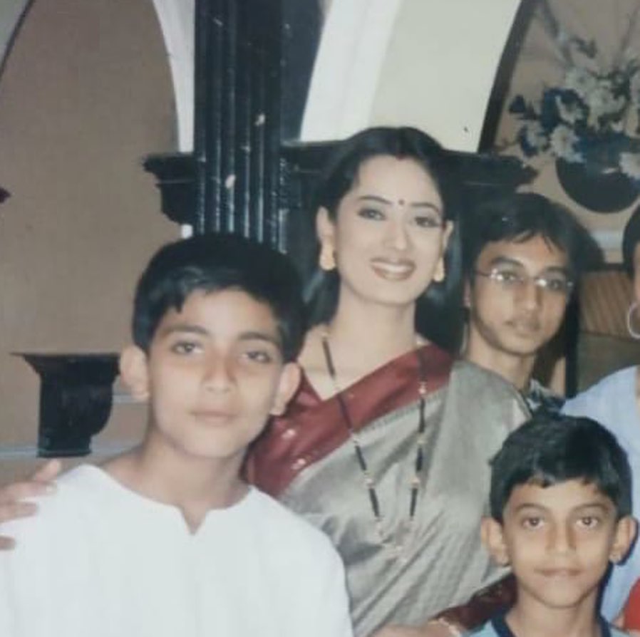 12 की उम्र में ट्रेवल एजेंसी में किया काम, 15 में बनीं सुपरस्टार, 18 में शादी 20 में तलाक से बदली जिंदगी