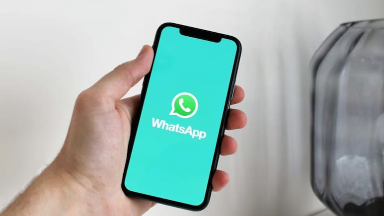 Whatsapp वर मिळतील PAN कार्ड, ड्रायव्हिंग लायसन्ससह महत्त्वाची कागदपत्रे; वाचा सविस्तर Whatsapp वर मिळतील PAN कार्ड, ड्रायव्हिंग लायसन्ससह महत्त्वाची कागदपत्रे; वाचा सविस्तर