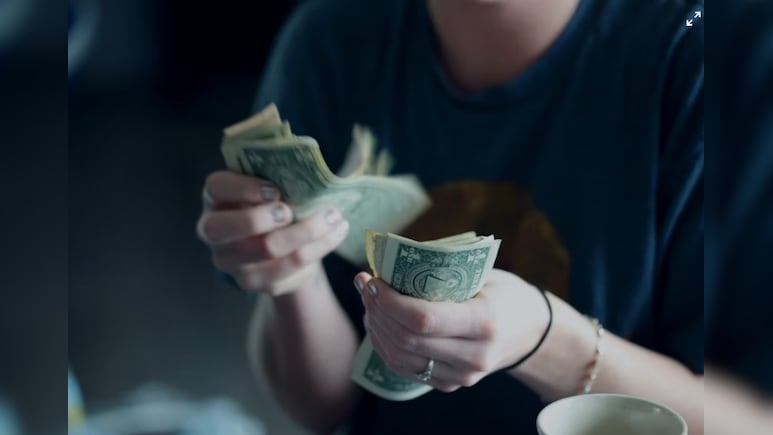 From Splurge To Save: Why No-Spend November Is The Post-Festive Detox You Need From Splurge To Save: Why No-Spend November Is The Post-Festive Detox You Need