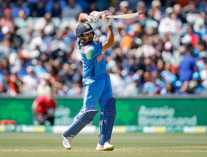 India vs Australia LIVE Score: रोहित- अय्यर ने बदला गियर, संभाली टीम इंडिया की पारी