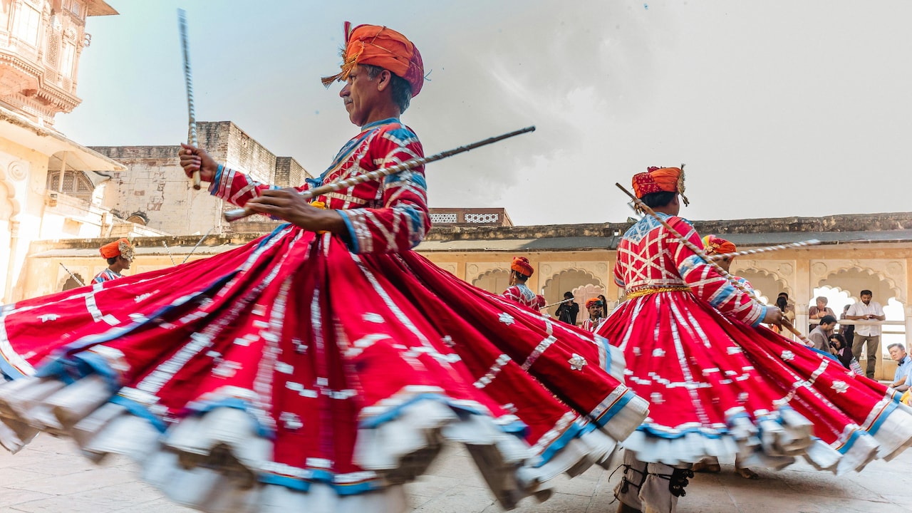Which Rajasthani outfits should you try when visiting the Pushkar Camel Fair?