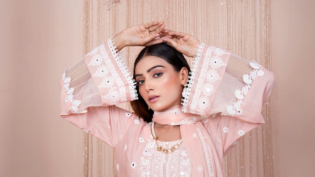 How To Wear Kurtis With Jeans: Complete Guide To Balance Comfort
