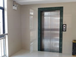 लिफ्टमध्ये अडकून 12 वर्षांच्या मुलाचा मृत्यू, पिंपरी-चिंचवडमधील हृदयद्रावक घटना लिफ्टमध्ये अडकून 12 वर्षांच्या मुलाचा मृत्यू, पिंपरी-चिंचवडमधील हृदयद्रावक घटना