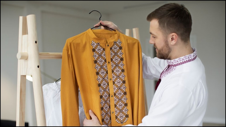 Mehndi Ceremony Dress for Groom: इन स्टाइलिश और कम्फर्टेबल आउटफिट्स से मेंस करेंगे फंक्शन में रॉक Mehndi Ceremony Dress for Groom: इन स्टाइलिश और कम्फर्टेबल आउटफिट्स से मेंस करेंगे फंक्शन में रॉक