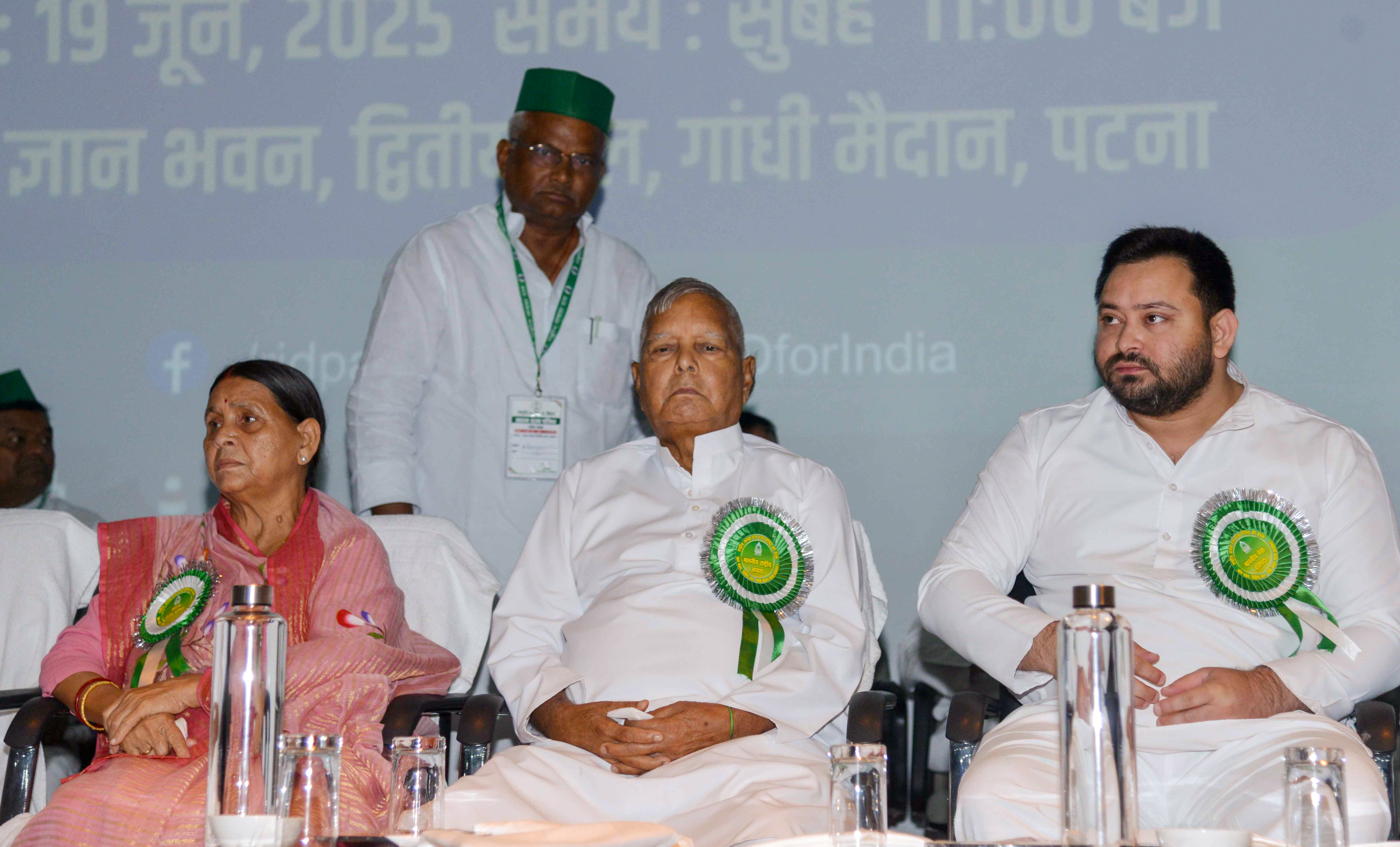 बिहार चुनाव.. RJD ने चला 'MY' + 'K' कार्ड, अब 143 उम्मीदवारों की सूची में दिखी नई सोशल इंजीनियरिंग