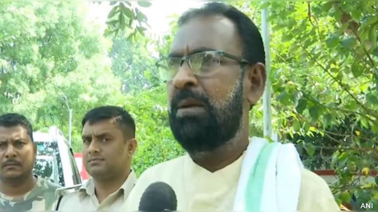 सिर मुंड़ाते ही ओले... रजौली से विधायक प्रकाशवीर ने RJD छोड़ JDU जॉइन की, कोर्ट ने कहा- सरेंडर करो सिर मुंड़ाते ही ओले... रजौली से विधायक प्रकाशवीर ने RJD छोड़ JDU जॉइन की, कोर्ट ने कहा- सरेंडर करो