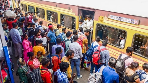 Special Trains List: छठ और बिहार चुनाव के बाद दिल्ली, मुंबई काम पर लौटना है? 2-4 नहीं, ये रही पूरे 85 स्पेशल ट्रेनों की लिस्ट Special Trains List: छठ और बिहार चुनाव के बाद दिल्ली, मुंबई काम पर लौटना है? 2-4 नहीं, ये रही पूरे 85 स्पेशल ट्रेनों की लिस्ट
