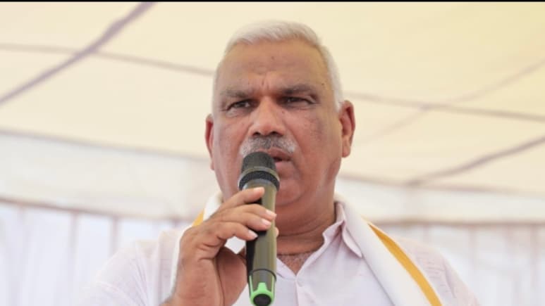 Anta Bypoll: 'भाया खनन माफिया हैं', अंता उपचुनाव से पहले BJP मंत्री जवाहर बेढम का तीखा आरोप, कहा- तीसरे मोर्चे का वजूद नहीं Anta Bypoll: 'भाया खनन माफिया हैं', अंता उपचुनाव से पहले BJP मंत्री जवाहर बेढम का तीखा आरोप, कहा- तीसरे मोर्चे का वजूद नहीं