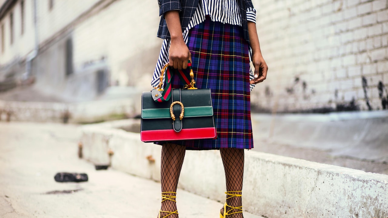 Top Outfit Colours For Deep Skin Tones That Look Chic And Expensive Top Outfit Colours For Deep Skin Tones That Look Chic And Expensive
