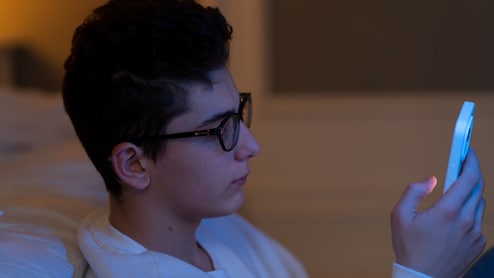 Digital Detox: The AI-Powered Stress Epidemic And How To Set A 'Screen Time Budget' That Works