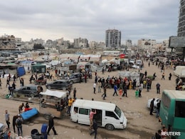 After Truce, Gazans Rush To Banks For Cash Only To Find There's None Left After Truce, Gazans Rush To Banks For Cash Only To Find There's None Left