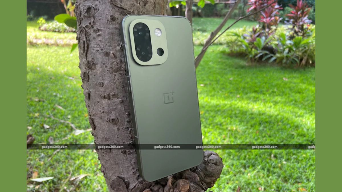 OnePlus 15s होणार Snapdragon 8 Elite Gen 5 आणि 100W फास्ट चार्जिंगसह लॉन्च