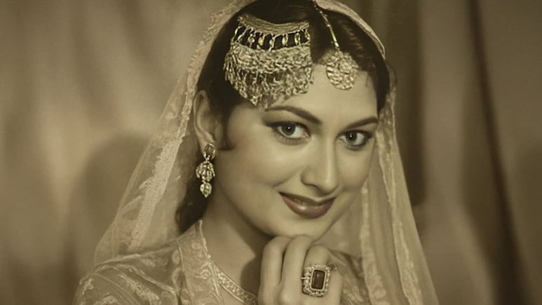 वो मुमताज जिसने सगे भाई के साथ फिल्म के गाने में किया रोमांस, तो भड़के लोग, बैन करने की उठी थी मांग वो मुमताज जिसने सगे भाई के साथ फिल्म के गाने में किया रोमांस, तो भड़के लोग, बैन करने की उठी थी मांग