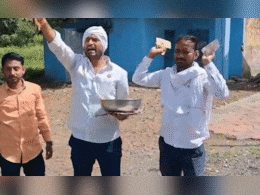 Video: महाराष्ट्र में ऐसा क्या हुआ कि सड़क पर 50, 100 के नोट उड़ाने लगे किसान? Video: महाराष्ट्र में ऐसा क्या हुआ कि सड़क पर 50, 100 के नोट उड़ाने लगे किसान?