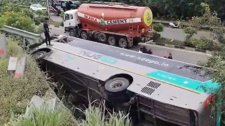 20 Injured As Bus Overturns In Telangana, Day After Kurnool Accident 20 Injured As Bus Overturns In Telangana, Day After Kurnool Accident