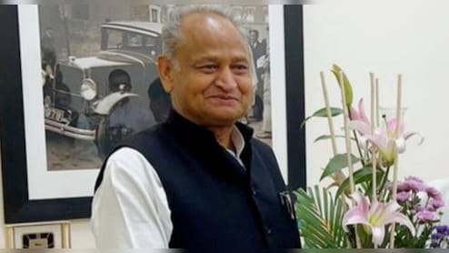 नरेश मीणा को लेकर अशोक गहलोत की भव‍िष्‍यवाणी, सीएम भजनलाल को दे डाली सलाह