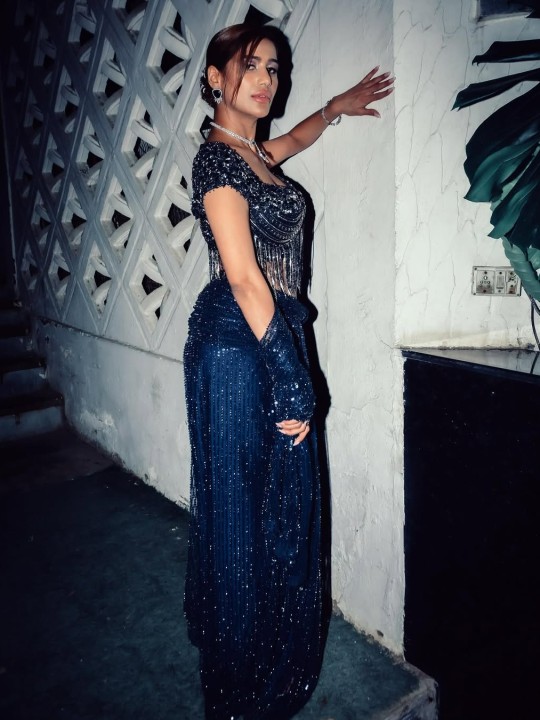 Poonam Pandey’s Dazzling Midnight Look Is Pure Fashion Drama