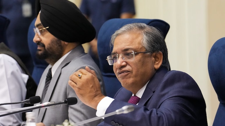'कागज नहीं दिखाना होगा...' 12 राज्यों में हो रहे SIR 2.0 में बहुत कुछ नया, जानें बिहार से कैसे होगा अलग 'कागज नहीं दिखाना होगा...' 12 राज्यों में हो रहे SIR 2.0 में बहुत कुछ नया, जानें बिहार से कैसे होगा अलग