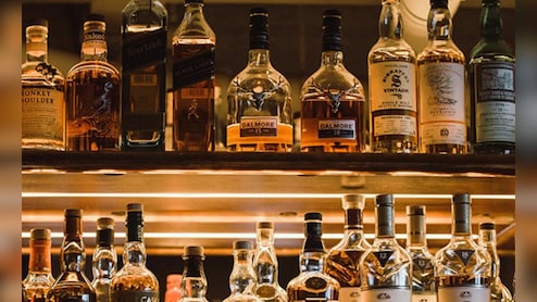 दिल्ली में अब मॉल में भी मिलेगी शराब, मॉडर्न लुक में नजर आएंगे ठेके! जानें नई आबकारी नीति में क्या खास? दिल्ली में अब मॉल में भी मिलेगी शराब, मॉडर्न लुक में नजर आएंगे ठेके! जानें नई आबकारी नीति में क्या खास?