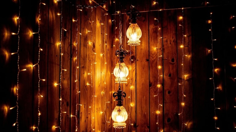 Diwali 2025 Lights: इन लाइटों से जगमगा उठेगा आपका घर, सब कहने लगेंगे- कहां से लीं Diwali 2025 Lights: इन लाइटों से जगमगा उठेगा आपका घर, सब कहने लगेंगे- कहां से लीं