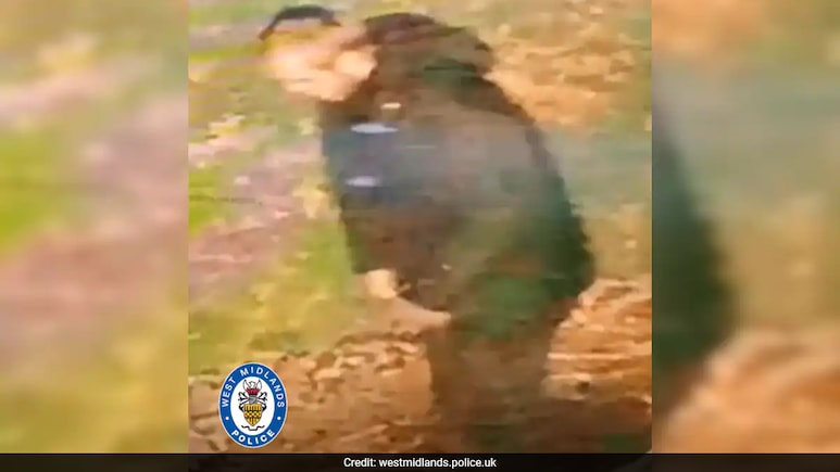 इंडिया वापस जाओ... ब्रिटेन में नस्लीय हमले के बाद भारतीय मूल की 20 साल की युवती से रेप इंडिया वापस जाओ... ब्रिटेन में नस्लीय हमले के बाद भारतीय मूल की 20 साल की युवती से रेप