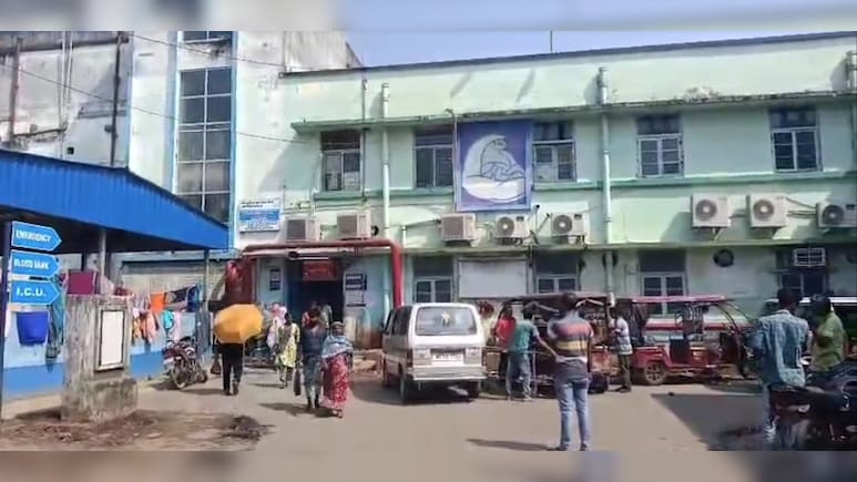 Woman Doctor Assaulted, Threatened With Rape At Bengal Hospital, 3 Arrested Woman Doctor Assaulted, Threatened With Rape At Bengal Hospital, 3 Arrested