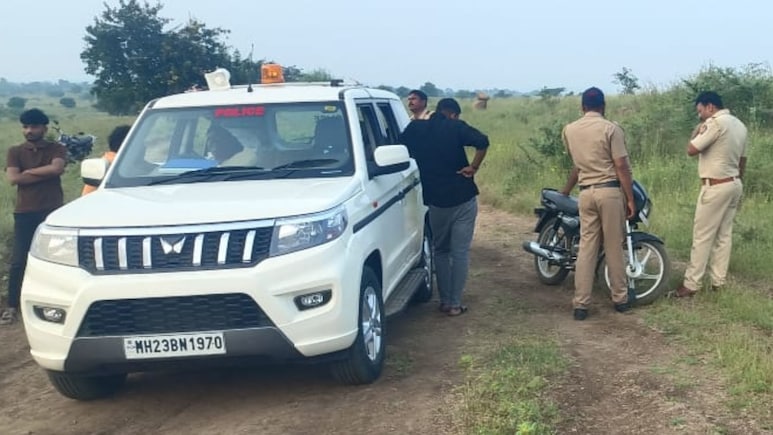 Beed Crime: गवंड्याकडे बंदूक... संशयास्पद मृत्यूने खळबळ, ऐन दिवाळीत बीड हादरलं! Beed Crime: गवंड्याकडे बंदूक... संशयास्पद मृत्यूने खळबळ, ऐन दिवाळीत बीड हादरलं!