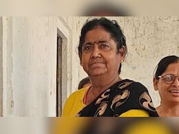 राजस्थान: स्कूल में बच्चों को पढ़ाते समय शिक्षिका की हार्ट अटैक से मौत, फूट-फूटकर रोए स्कूली बच्चे राजस्थान: स्कूल में बच्चों को पढ़ाते समय शिक्षिका की हार्ट अटैक से मौत, फूट-फूटकर रोए स्कूली बच्चे