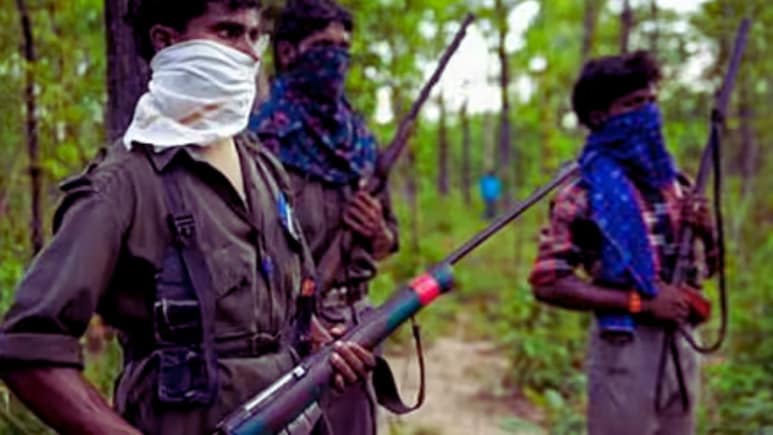 Maoists surrender :गडचिरोलीतून नक्षलवाद जवळपास संपुष्टात; माओवादी चळवळीच्या इतिहासातील सर्वात मोठं आत्मसमर्पण Maoists surrender :गडचिरोलीतून नक्षलवाद जवळपास संपुष्टात; माओवादी चळवळीच्या इतिहासातील सर्वात मोठं आत्मसमर्पण