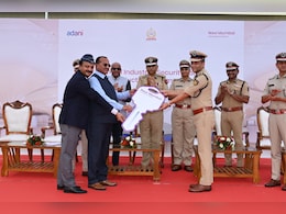 CISF ने NMIA पर संभाली सुरक्षा की कमान, 900 कर्मियों की टुकड़ी तैनात CISF ने NMIA पर संभाली सुरक्षा की कमान, 900 कर्मियों की टुकड़ी तैनात