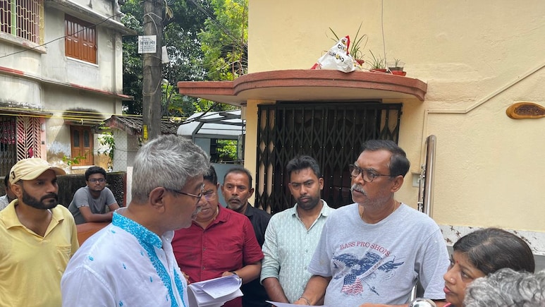 Trinamool, BJP Outreach Amid 'Panic Suicides' Over Bengal Voter List Revision Trinamool, BJP Outreach Amid 'Panic Suicides' Over Bengal Voter List Revision