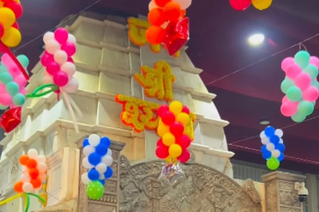 दुल्हन की तरह सजा है खाटूश्याम मंदिर दुल्हन की तरह सजा है खाटूश्याम मंदिर