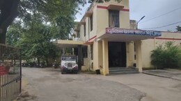 Rajasthan: अलवर में पुलिस की टीम पर हमला, लूट के आरोपी को दबोचने गए जवानों से भिड़ गए परिजन