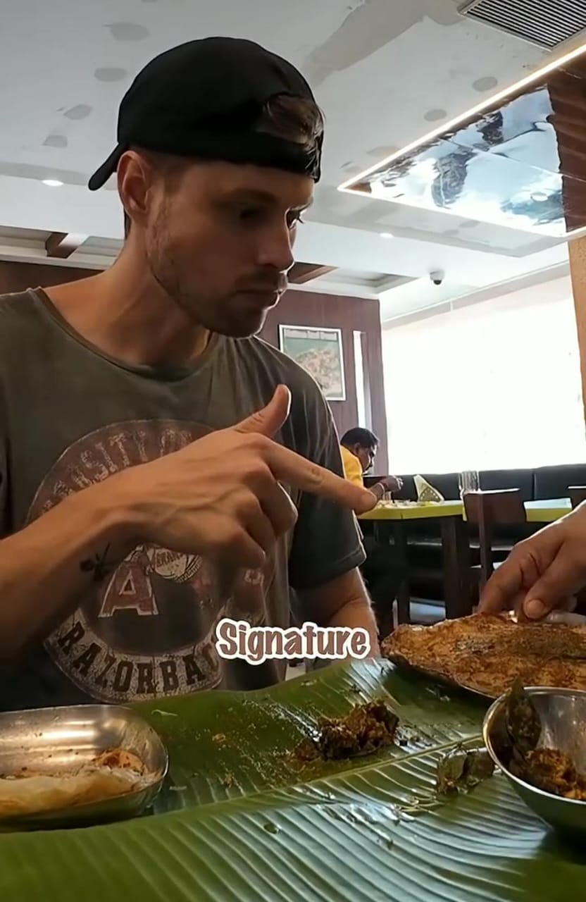 American Vlogger Enjoys South Indian 'Mess' Food, His Review Is Viral