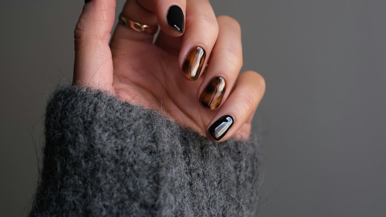 Best Nail Colours For Traditional Outfits: Festive Shades For Ethnic Wear 2025