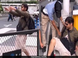 Indian Man Abuses Bangkok Crowd, Warns Cops With Pistol-Shaped Lighter Indian Man Abuses Bangkok Crowd, Warns Cops With Pistol-Shaped Lighter