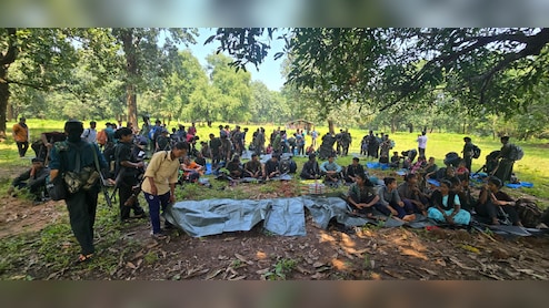 नक्सल लीडर रुपेश 200 से ज्यादा साथियों के साथ आज CM साय के सामने डालेगा हथियार, इनमें कई बड़े कैडर के नक्सली शामिल 