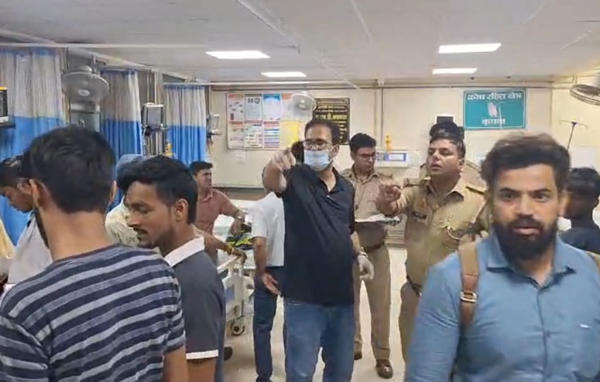 कानपुर के मूलगंज पटाखा बाजार में बड़ा धमाका, कई लोग हुए घायल