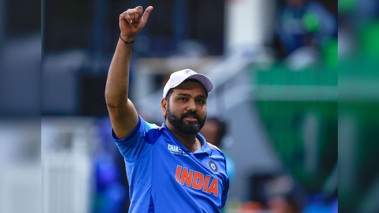 ICC वनडे रैंकिंग में 'मुंबई चा राजा' रोहित शर्मा का धमाका, 38 साल की उम्र में दुनिया का नंबर वन बल्लेबाज बन रचा इतिहास ICC वनडे रैंकिंग में 'मुंबई चा राजा' रोहित शर्मा का धमाका, 38 साल की उम्र में दुनिया का नंबर वन बल्लेबाज बन रचा इतिहास