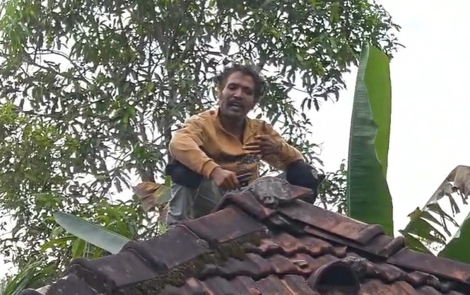 High Drama In Kerala As Man Hacks Father, Holds Police At Bay For Hours