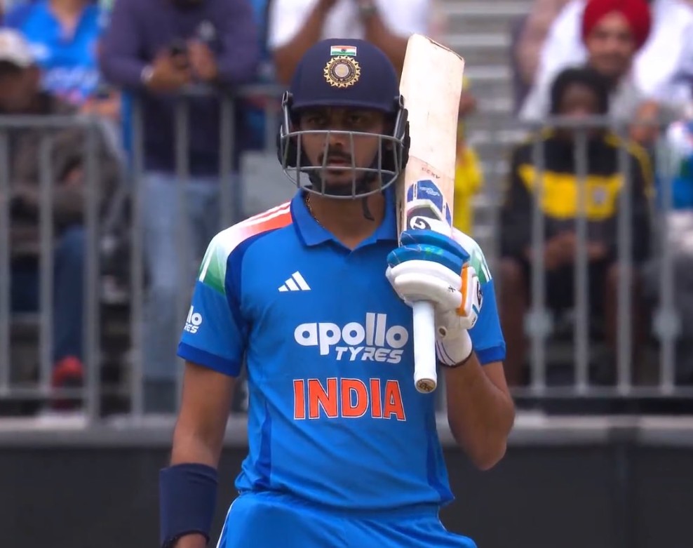 IND vs AUS Live Score: खेल शुरु, 50-50 ओवरों के बजाय अब 32-32 ओवरों का खेला जा रहा है मैच