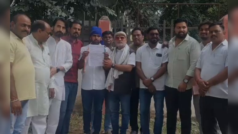 अम्बेडकर समर्थकों का एसपी को ज्ञापन, बोले-''बाबा साहब का अपमान करने वालों पर हो कार्रवाई'' अम्बेडकर समर्थकों का एसपी को ज्ञापन, बोले-''बाबा साहब का अपमान करने वालों पर हो कार्रवाई''