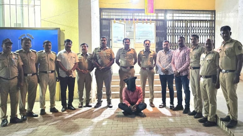 पुणे हादरलं! महिलेला बाईकवर लिफ्ट दिली..नंतर झुडपात नेऊन अत्याचार केला, पोलिसांनी 100 हून अधिक CCTV तपासले अन् पुणे हादरलं! महिलेला बाईकवर लिफ्ट दिली..नंतर झुडपात नेऊन अत्याचार केला, पोलिसांनी 100 हून अधिक CCTV तपासले अन्