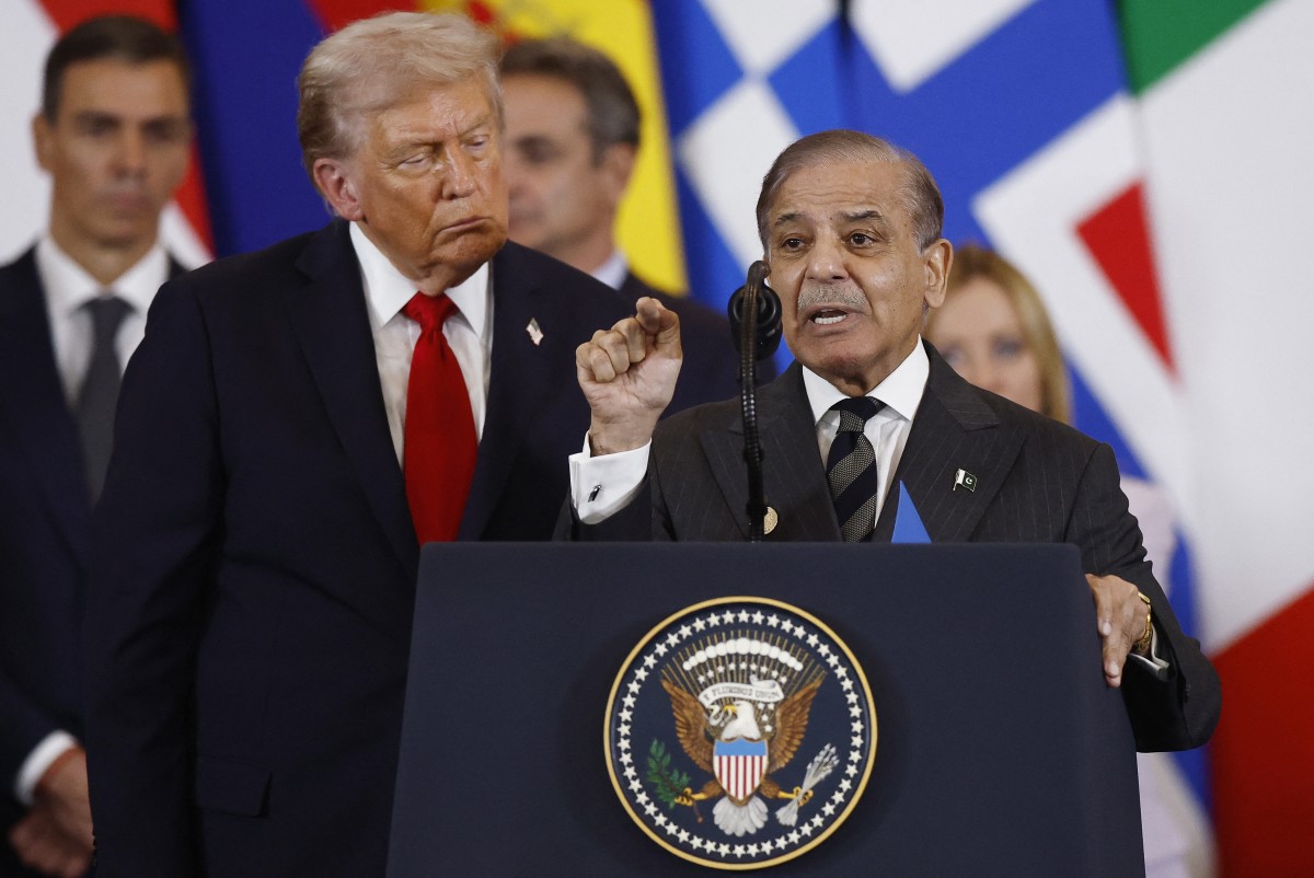 "Puppets Sold Pakistan": Internet Slams Shehbaz Sharif For Trump's 'Flattery'