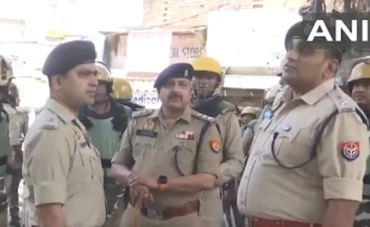 vsbsa06_bareilly-police_625x300_03_October_25.jpg?im=FeatureCrop,algorithm=dnn,width=1200,height=738