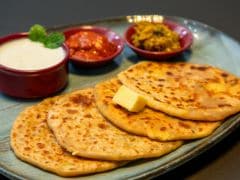 Paratha vs Poha: Which Is The Healthier Breakfast Option? Let's Find Out Paratha vs Poha: Which Is The Healthier Breakfast Option? Let's Find Out