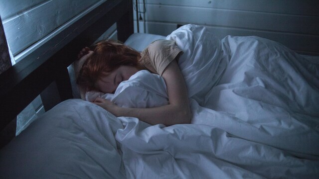 Sleep hacks to get deep sleep.