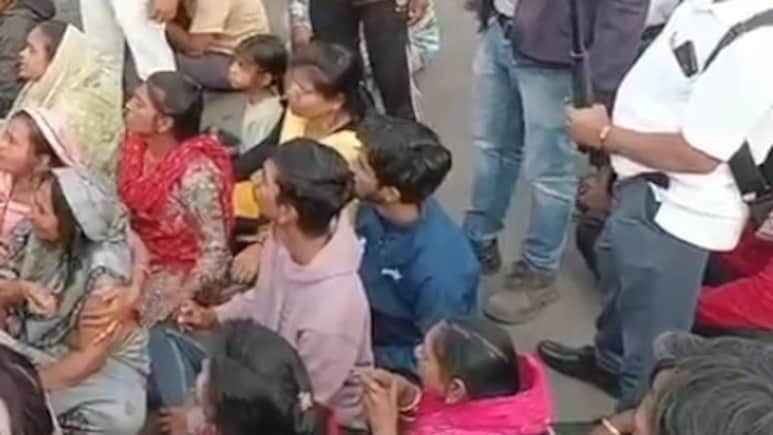 Road Accident: भिलाई स्टील प्लांट में तड़प-तड़पकर मजदूर ने तोड़ा दम, परिवार को स्थाई नौकरी और 10 लाख के मुआवजा पर बनी बात