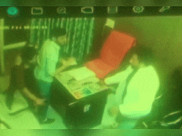 ग्रेटर नोएडा में ऑफिस में हाई-वोल्टेज ड्रामा! प्रॉपर्टी विवाद में जमकर मारपीट, सीसीटीवी फुटेज आया सामने